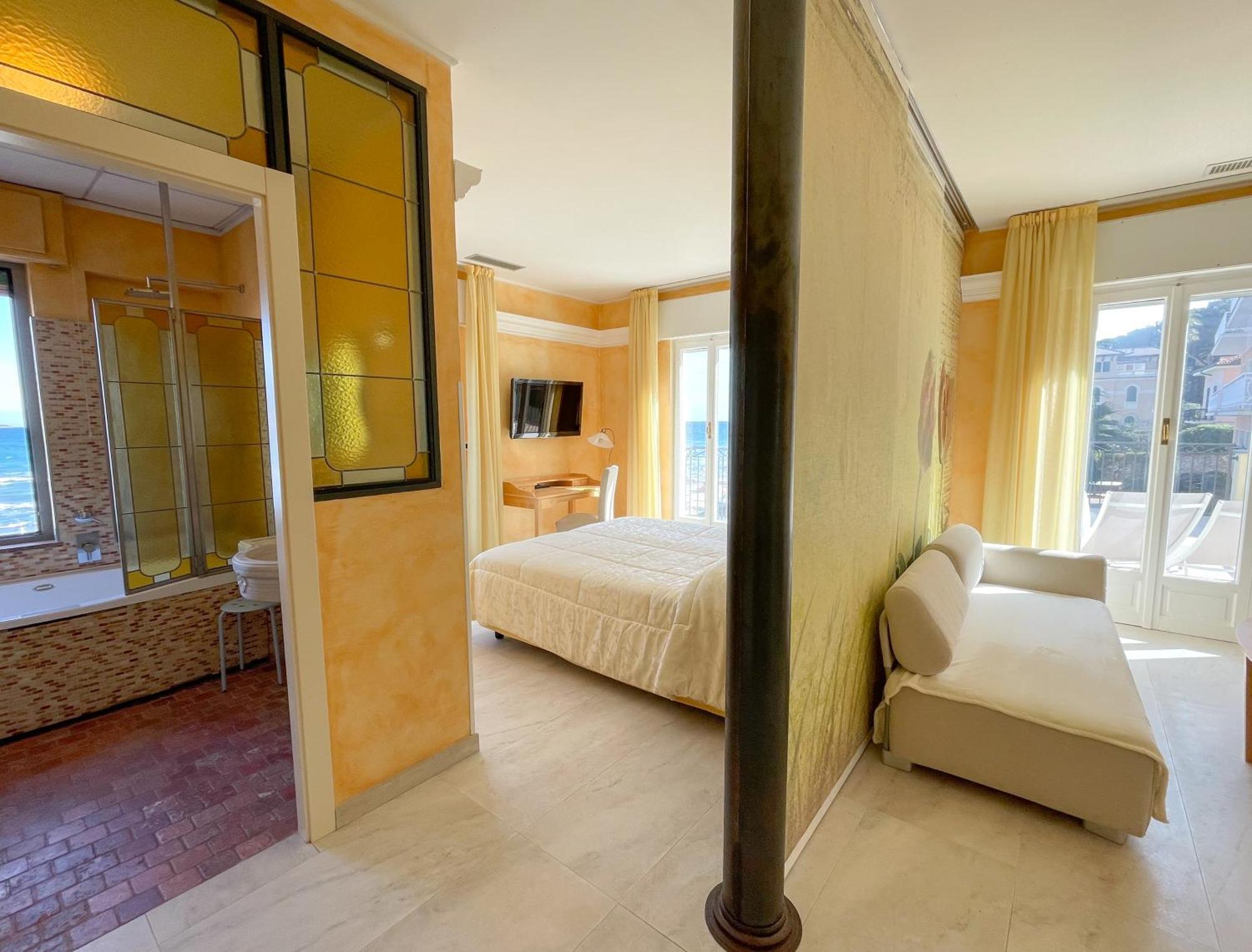Hotel Jasmin Diano Marina Exterior foto